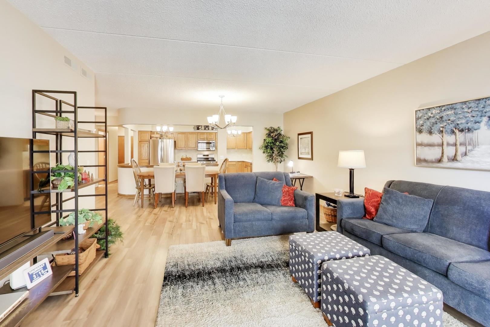 200 W Campbell Street #608, Arlington Heights, IL 60005