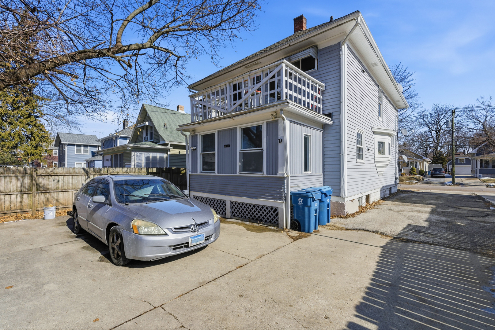 527 Jackson Street, Aurora, IL 60505