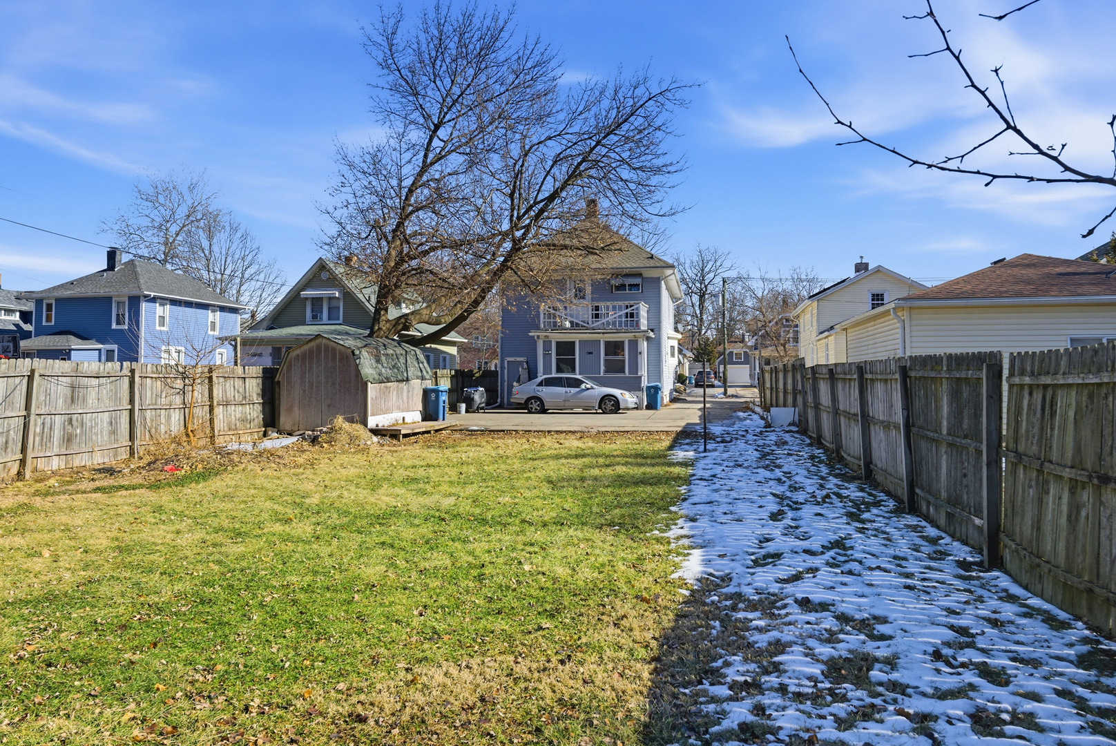 527 Jackson Street, Aurora, IL 60505