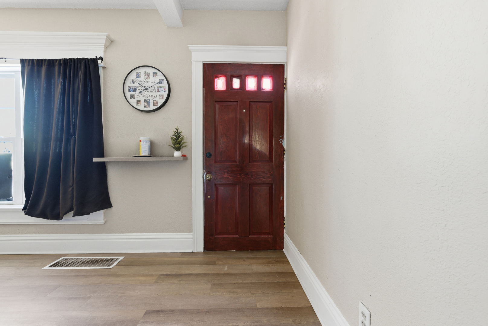 527 Jackson Street, Aurora, IL 60505