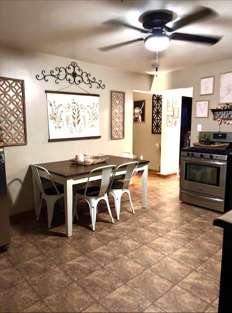 3330 Airport Road, Peru, IL 61354