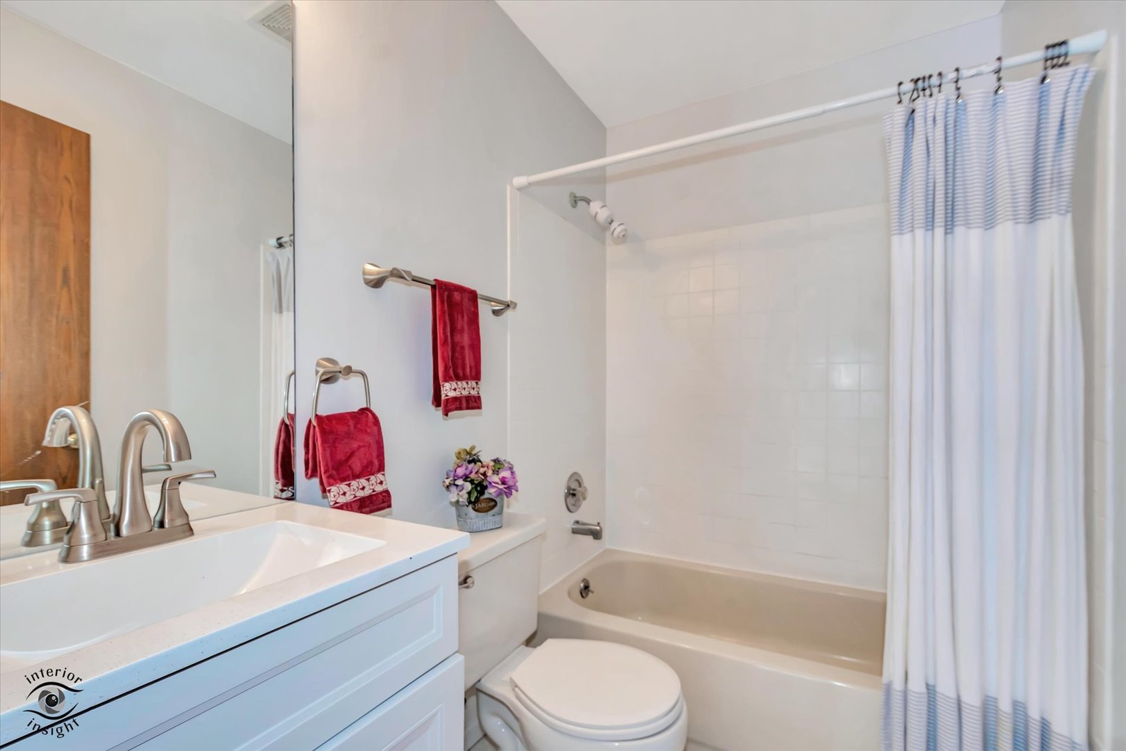 577 Canterbury Drive, Carol Stream, IL 60188