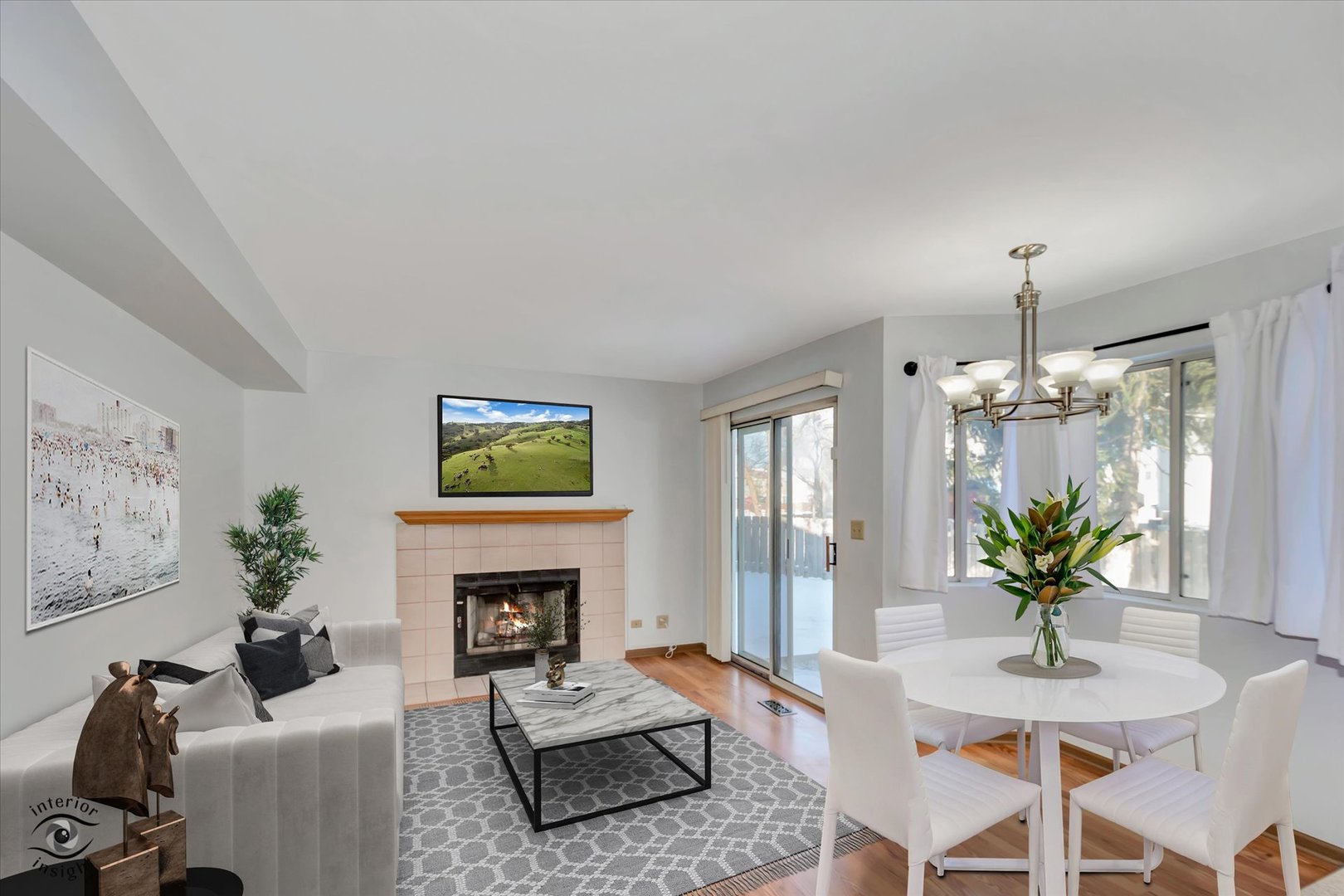 577 Canterbury Drive, Carol Stream, IL 60188