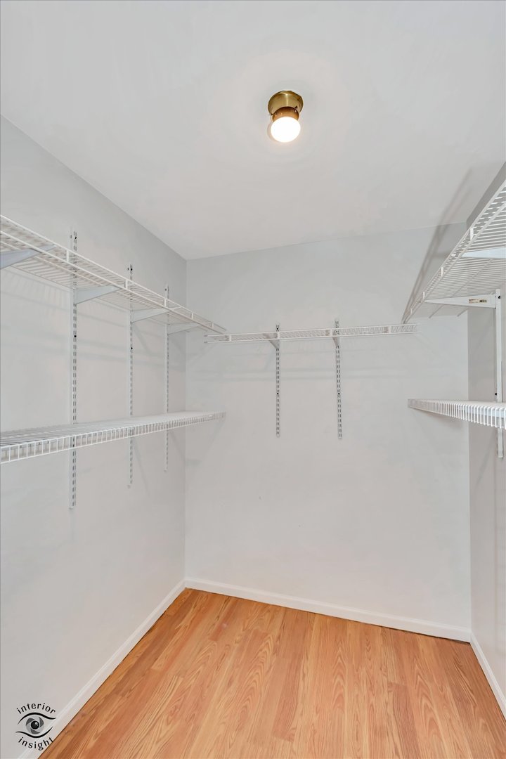 577 Canterbury Drive, Carol Stream, IL 60188