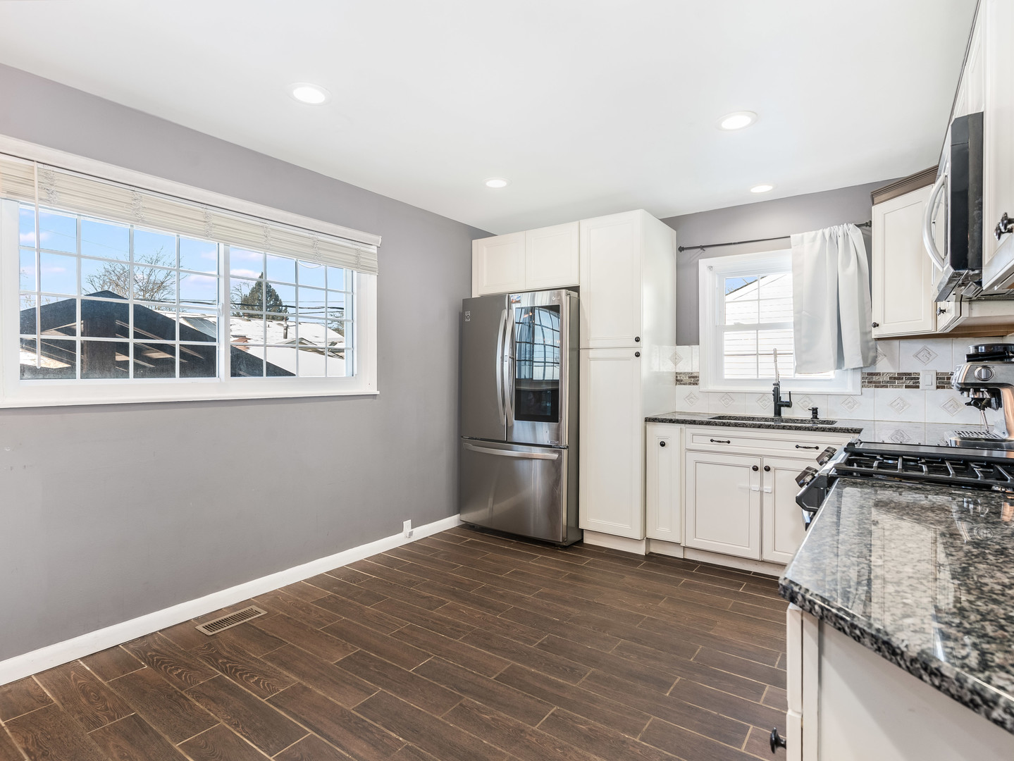 724 Echo Avenue, Romeoville, IL 60446