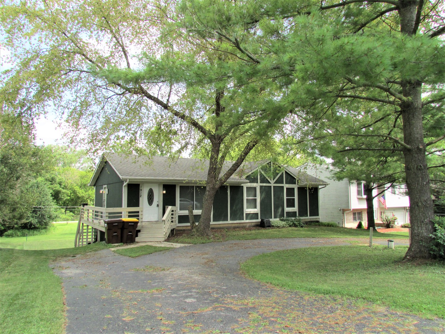 1912 Orchard Lane, McHenry, IL 60050