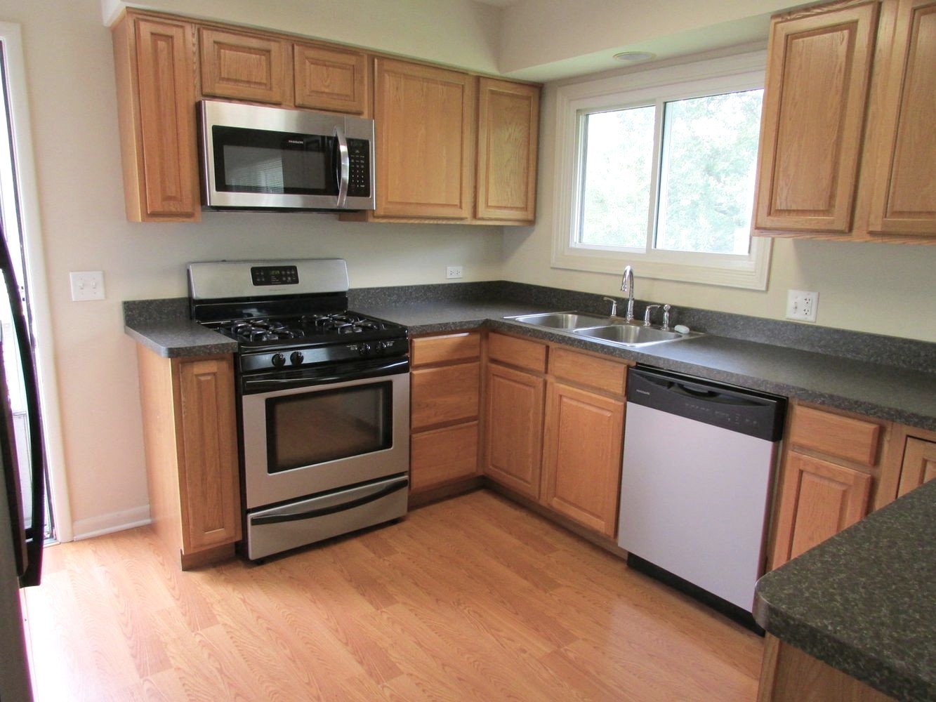 1912 Orchard Lane, McHenry, IL 60050