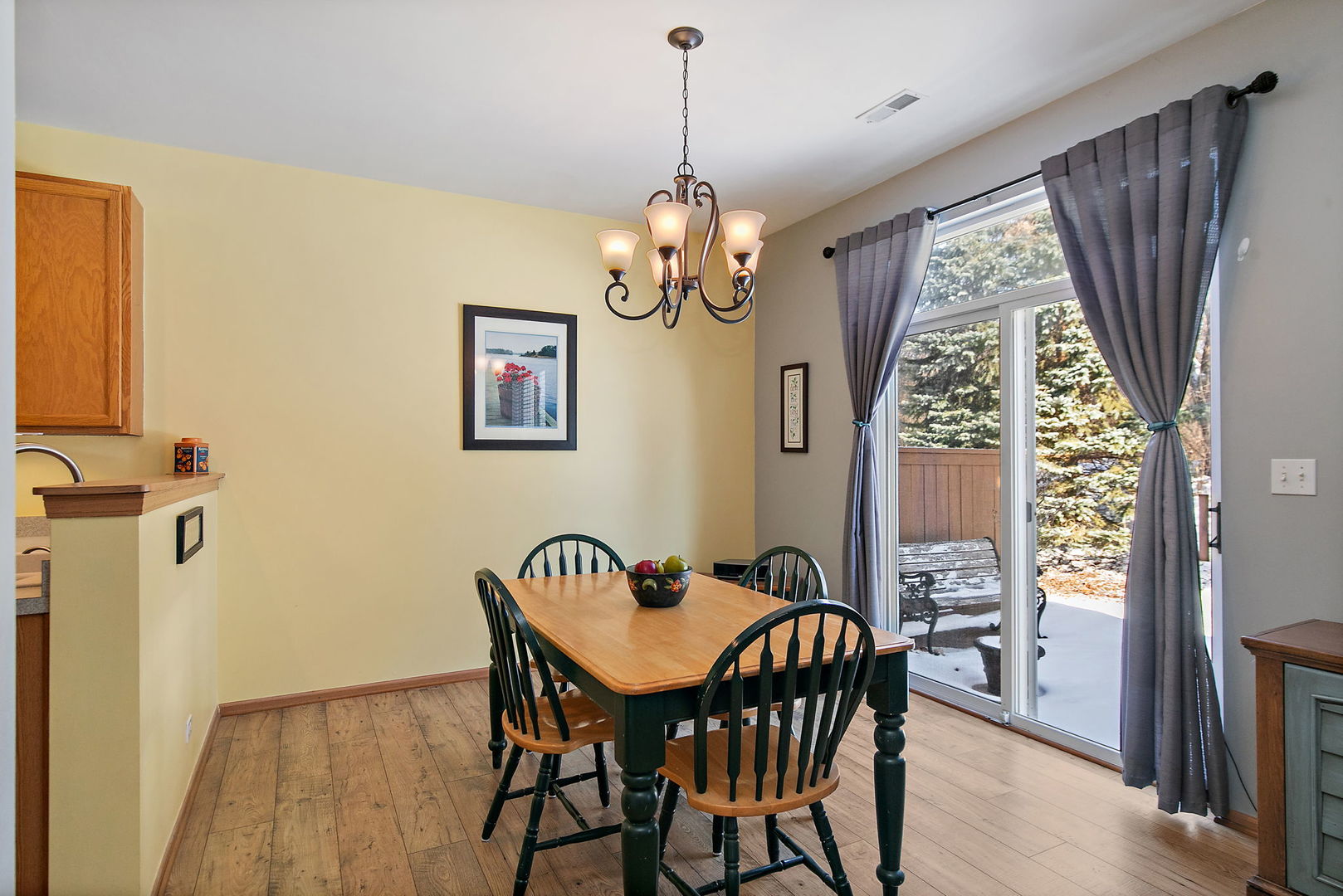 2920 LANGSTON Circle #2920, St. Charles, IL 60175