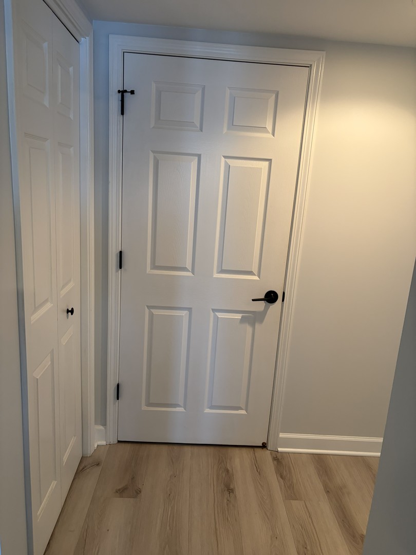 1349 E Washington Street #404, Des Plaines, IL 60016