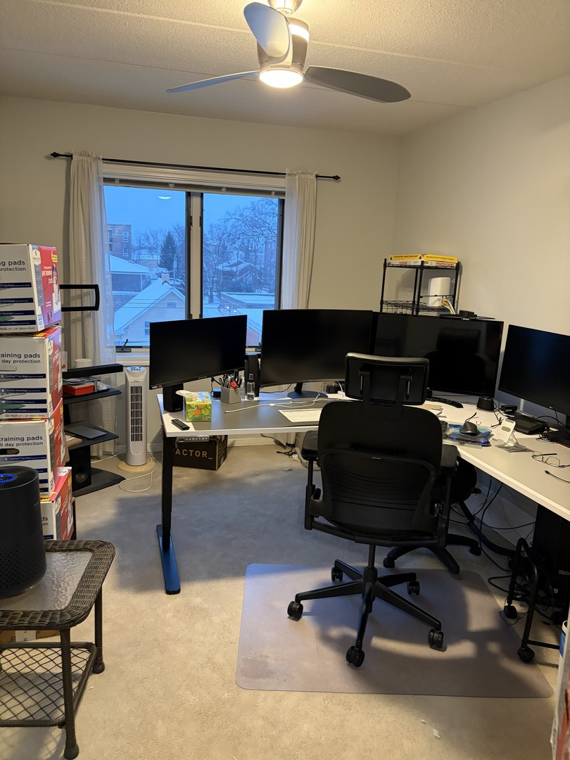 1349 E Washington Street #404, Des Plaines, IL 60016