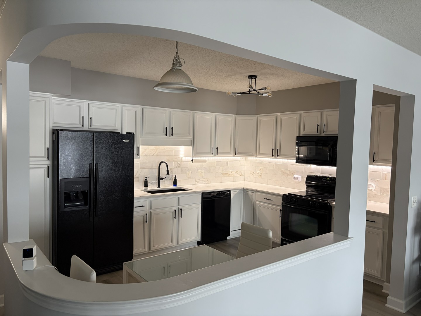 1349 E Washington Street #404, Des Plaines, IL 60016