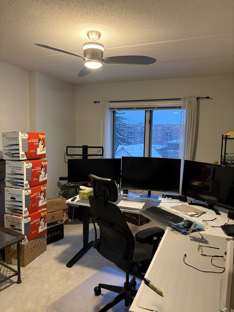 1349 E Washington Street #404, Des Plaines, IL 60016