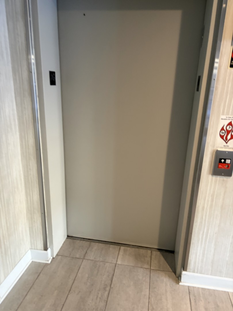 1349 E Washington Street #404, Des Plaines, IL 60016