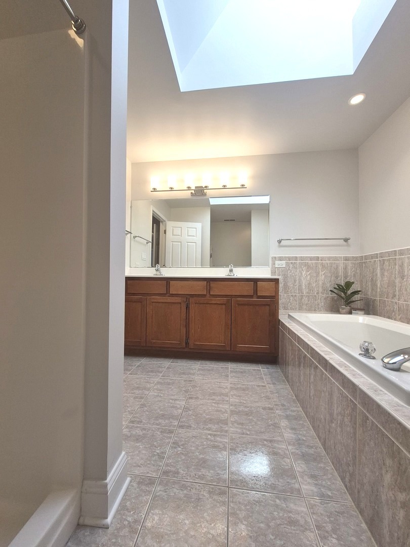 22648 Maddeline Lane, Frankfort, IL 60423