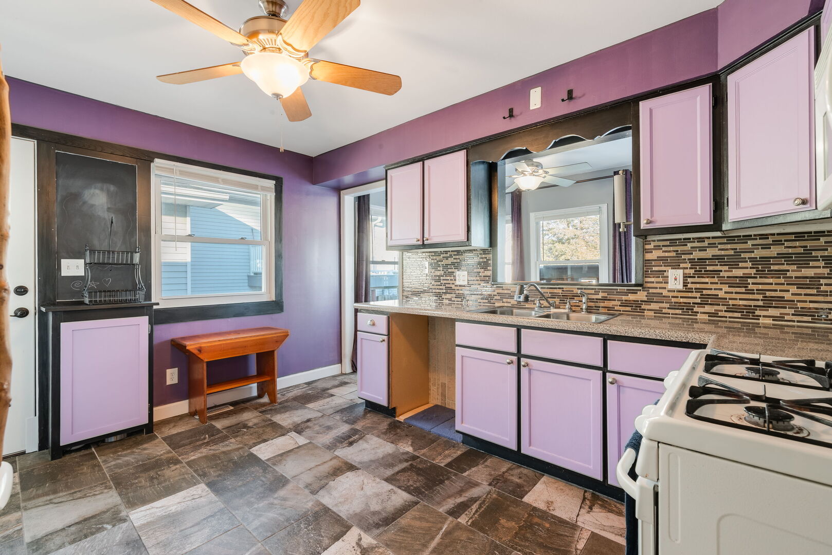 300 N Garfield Street, Hinckley, IL 60520