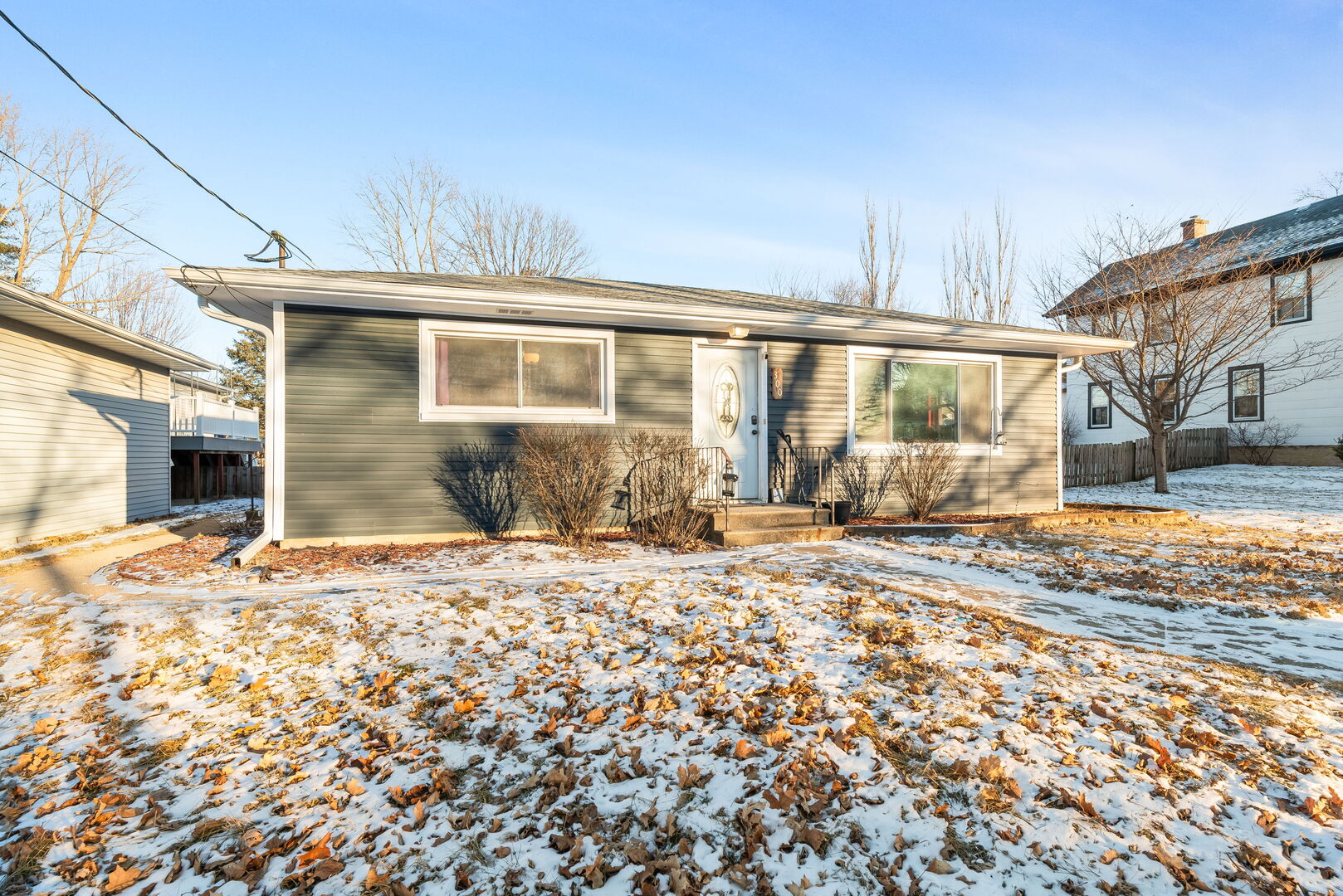 300 N Garfield Street, Hinckley, IL 60520