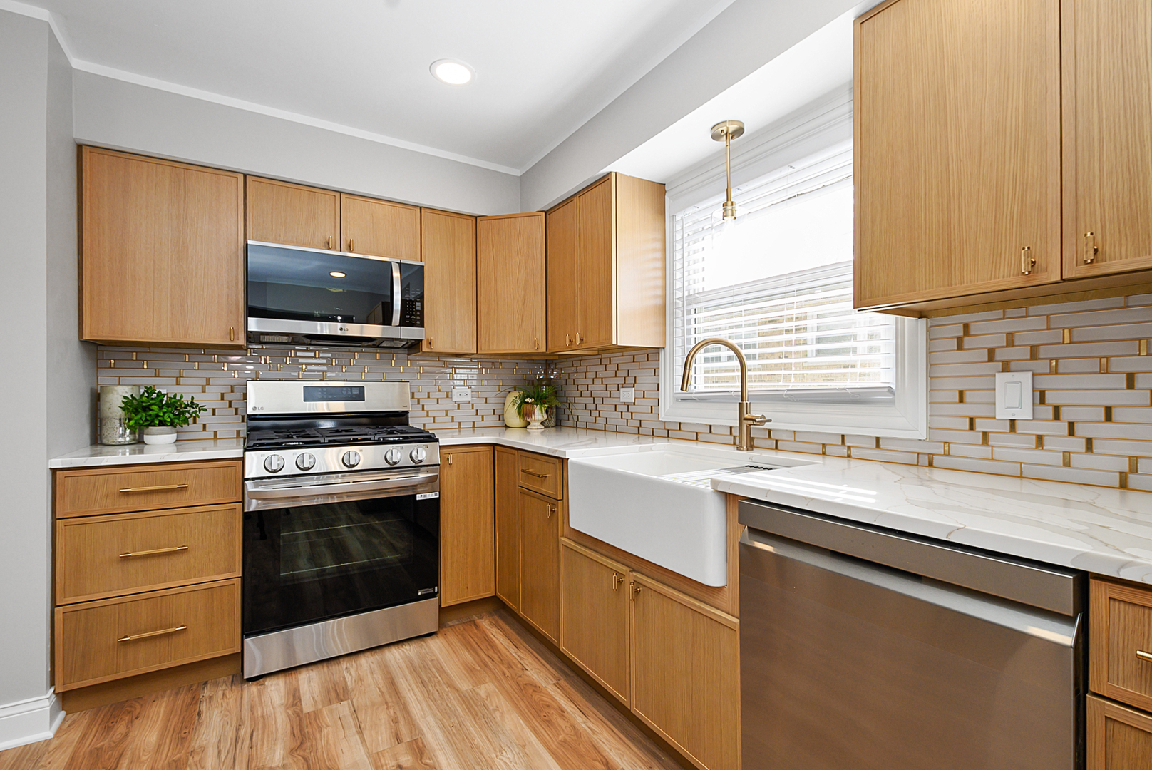 9313 S 82nd Court, Hickory Hills, IL 60457