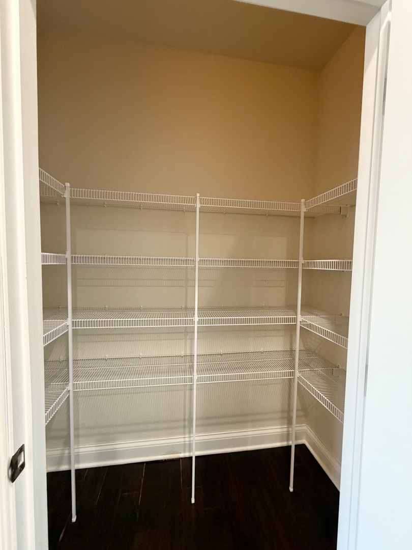 3907 Nannyberry Street, Naperville, IL 60564