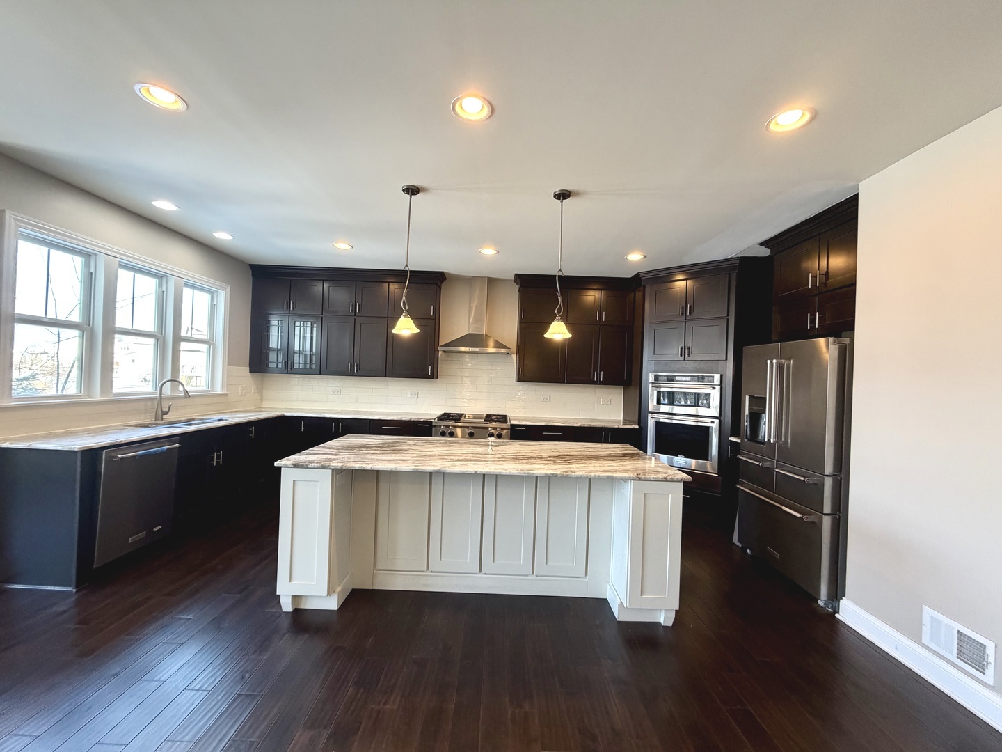 3907 Nannyberry Street, Naperville, IL 60564