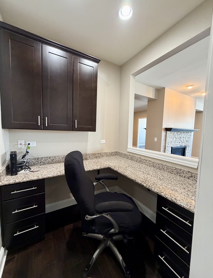 3907 Nannyberry Street, Naperville, IL 60564