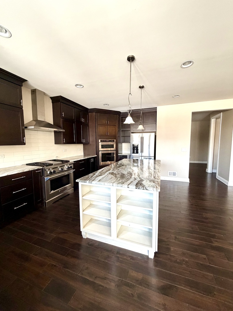 3907 Nannyberry Street, Naperville, IL 60564