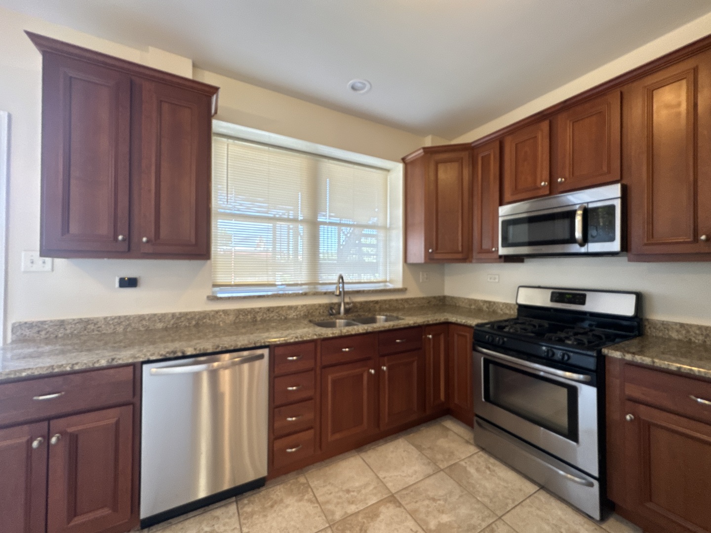 6506 S Ellis Avenue, Chicago, IL 60637