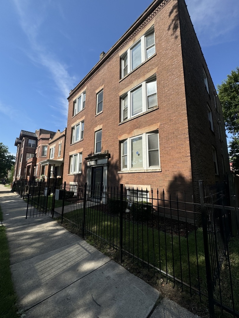 6506 S Ellis Avenue, Chicago, IL 60637