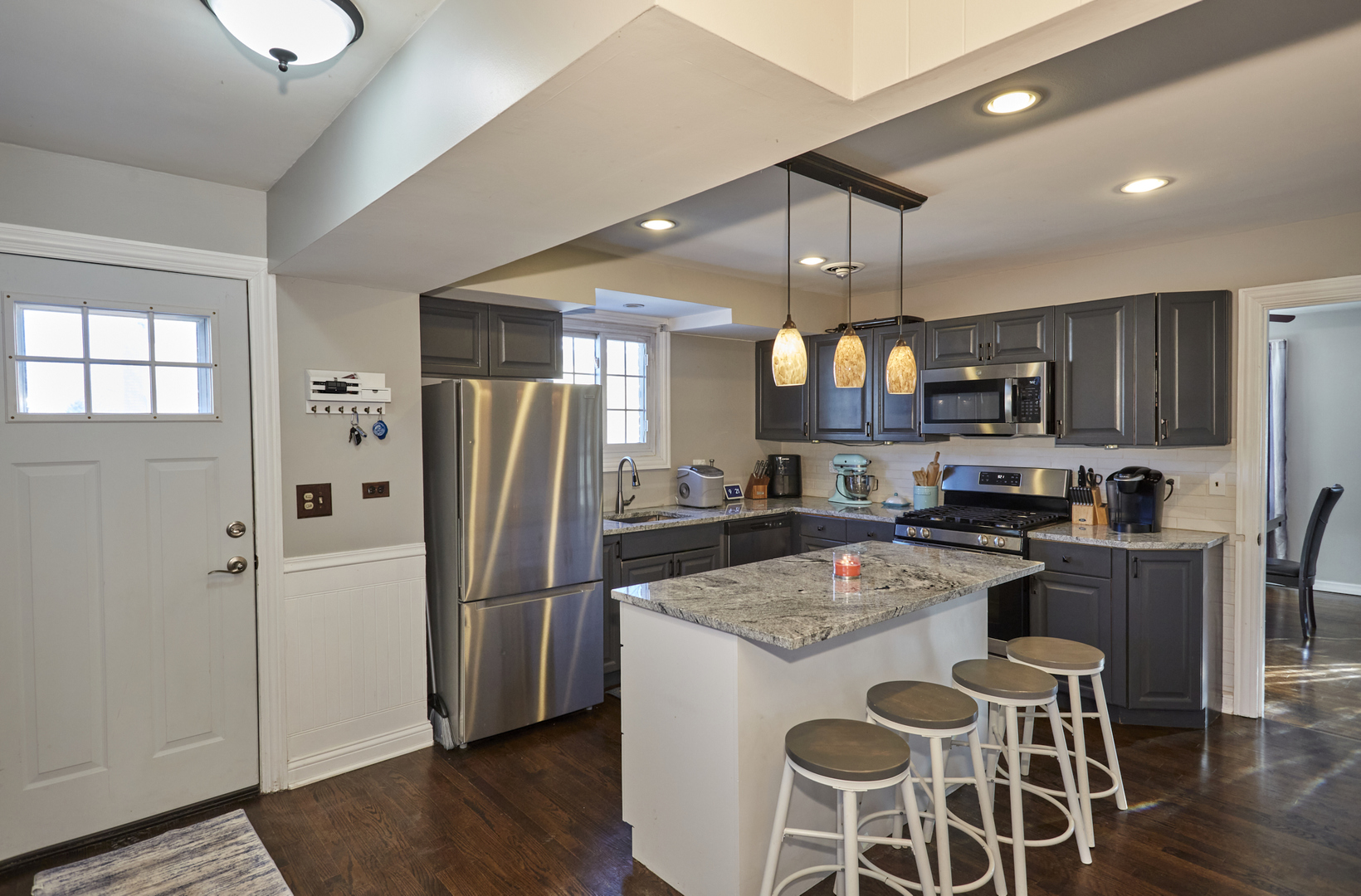 3N264 N Howard Avenue, Elmhurst, IL 60126