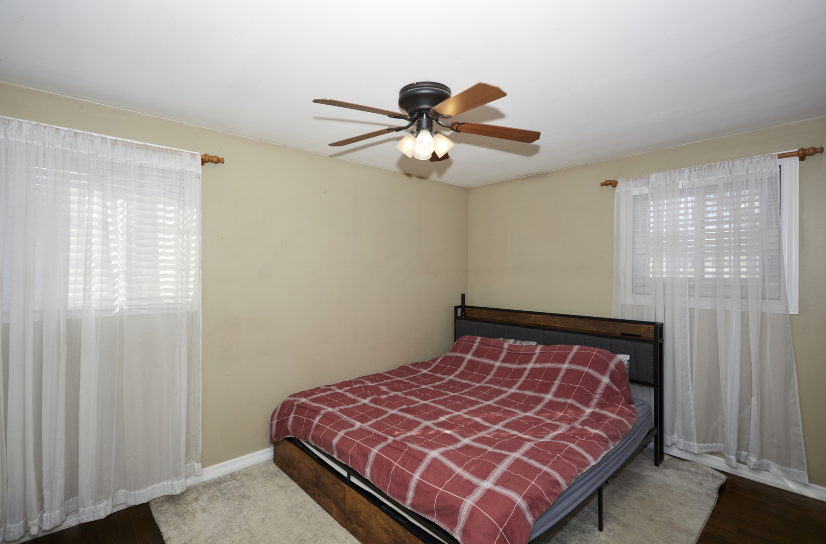 3N264 N Howard Avenue, Elmhurst, IL 60126