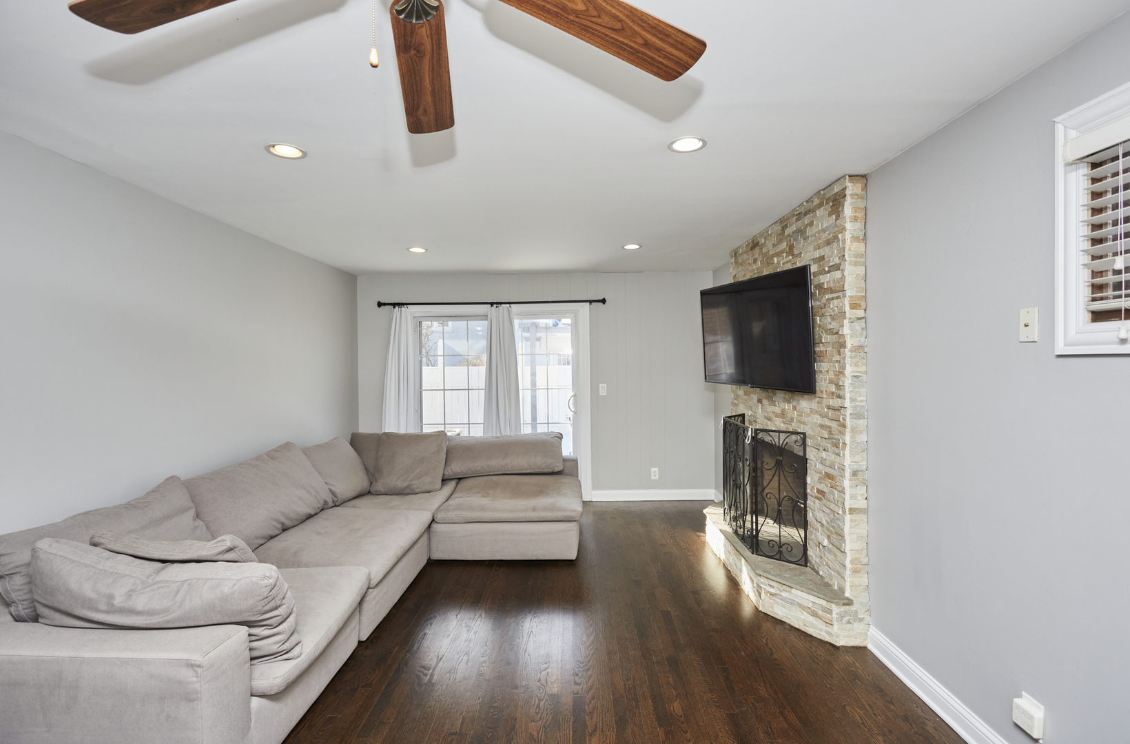 3N264 N Howard Avenue, Elmhurst, IL 60126