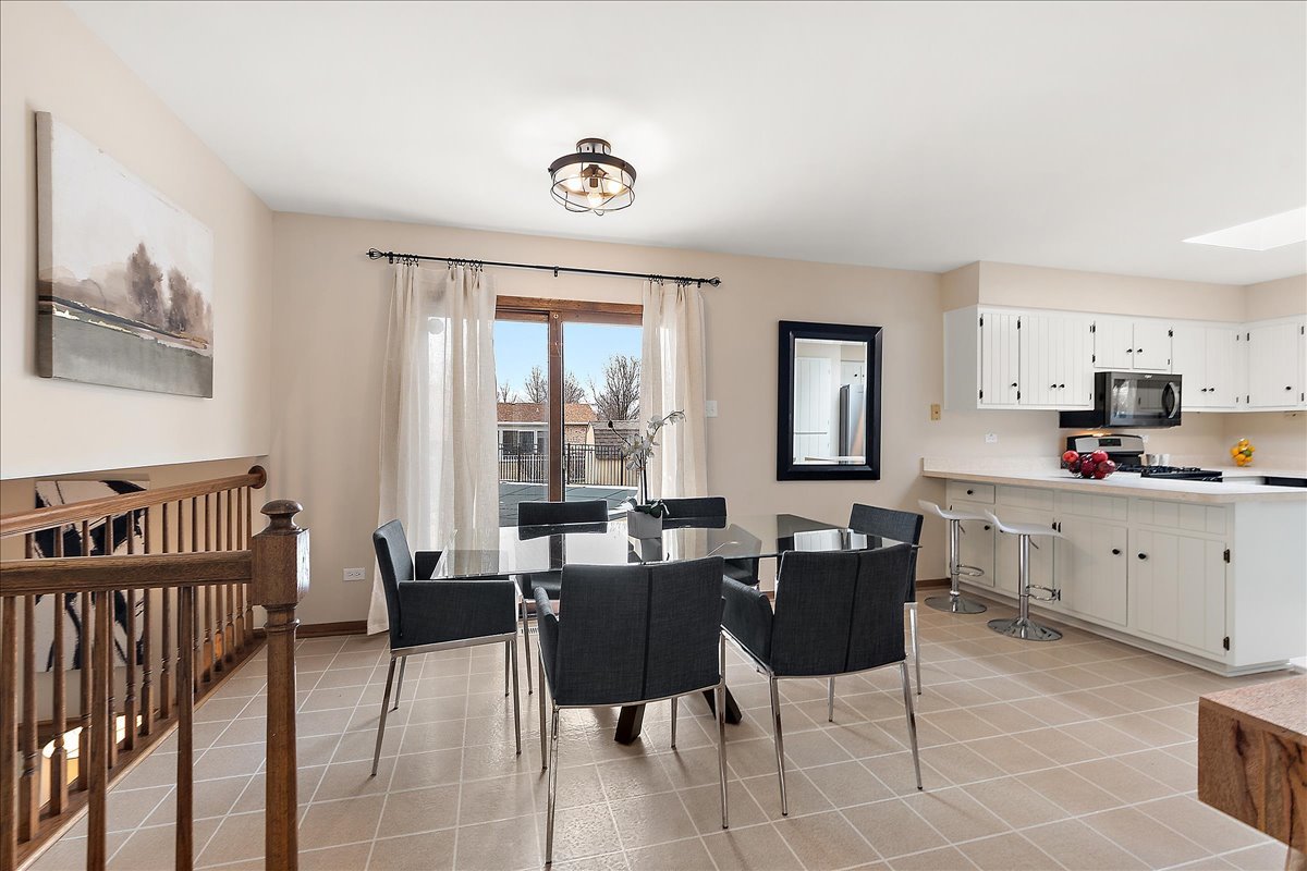 267 Center Road, Frankfort, IL 60423