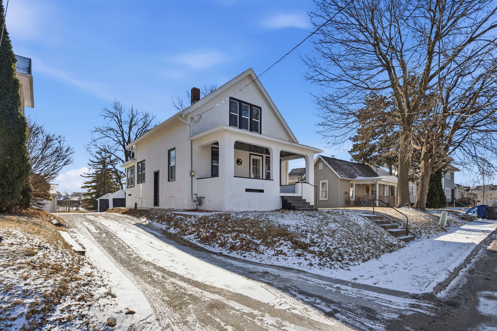 1638 20 Avenue, Moline, IL 61265