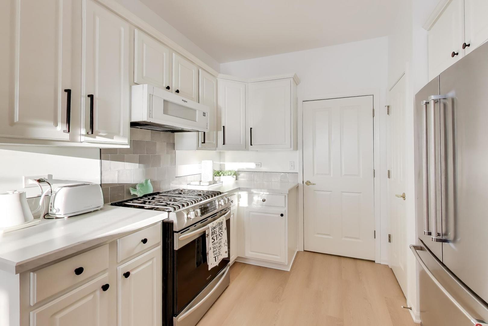 12166 White Tail Lane, Huntley, IL 60142