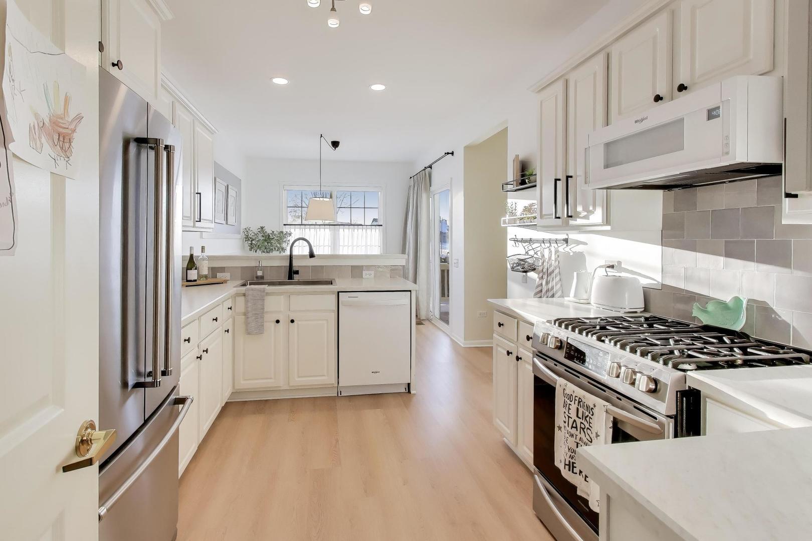 12166 White Tail Lane, Huntley, IL 60142