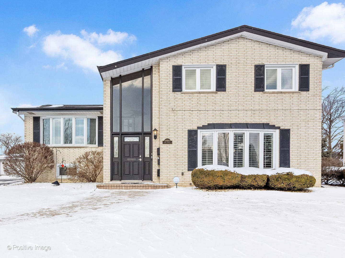 16W680 57th Street, Clarendon Hills, IL 60514