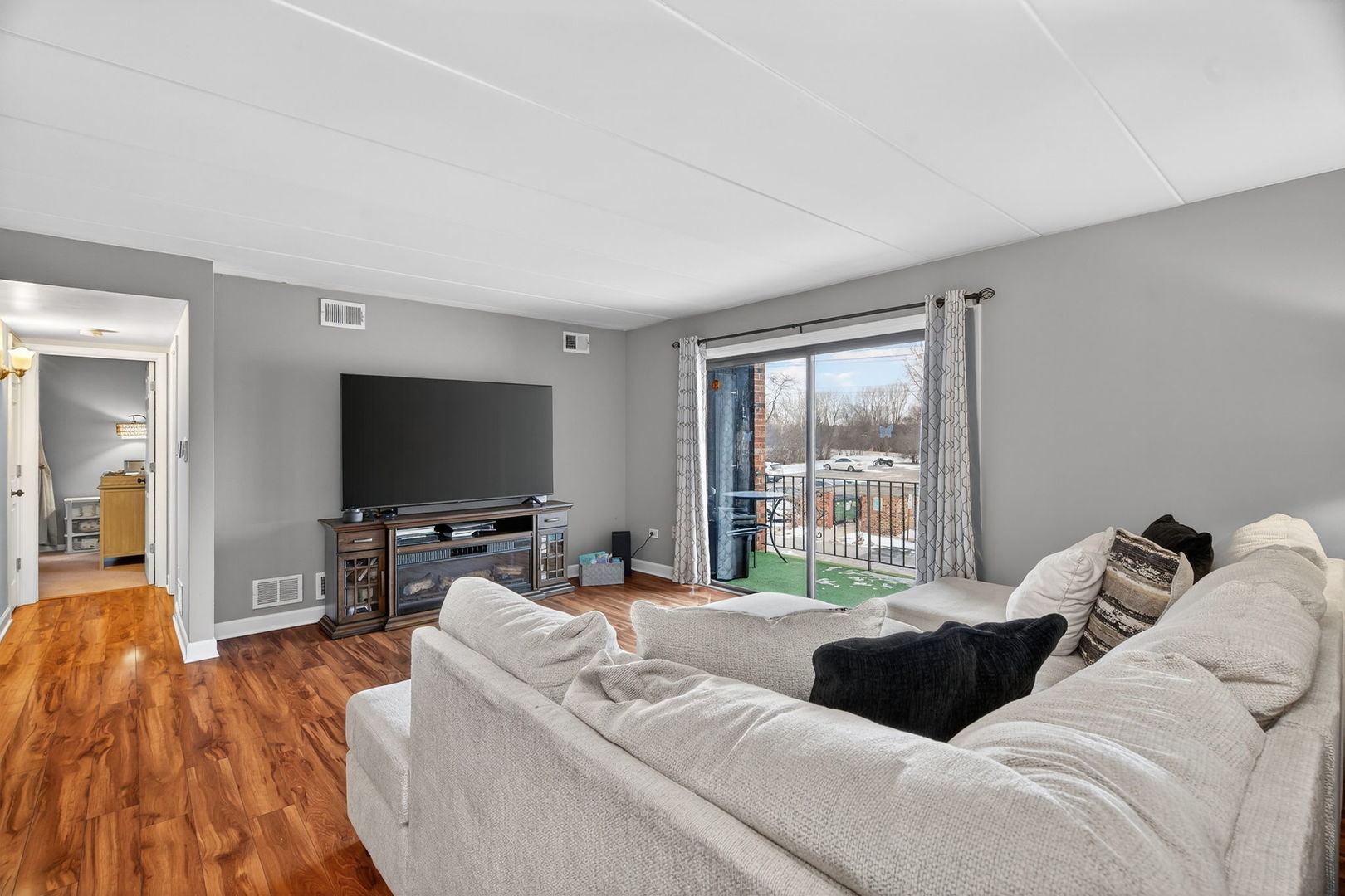 9122 W 140th Street #2NW, Orland Park, IL 60462