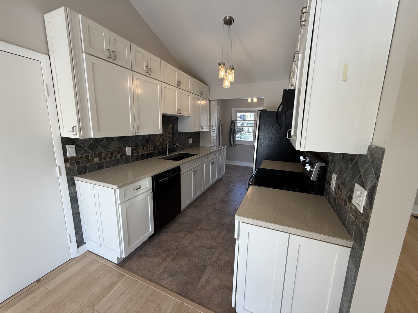 1340 AUBURN Avenue, Naperville, IL 60565