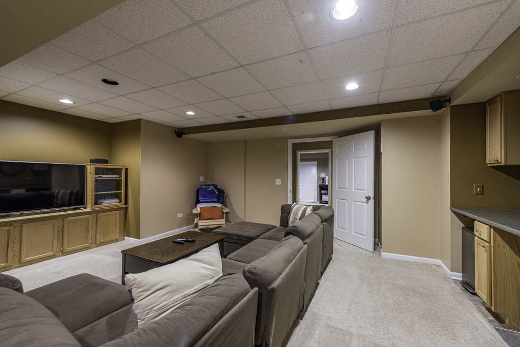 110 Lauralton Street, Lake Bluff, IL 60044