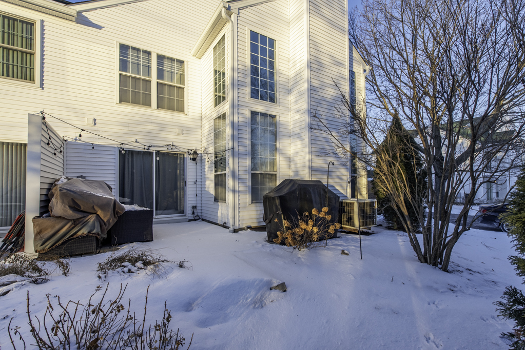 110 Lauralton Street, Lake Bluff, IL 60044