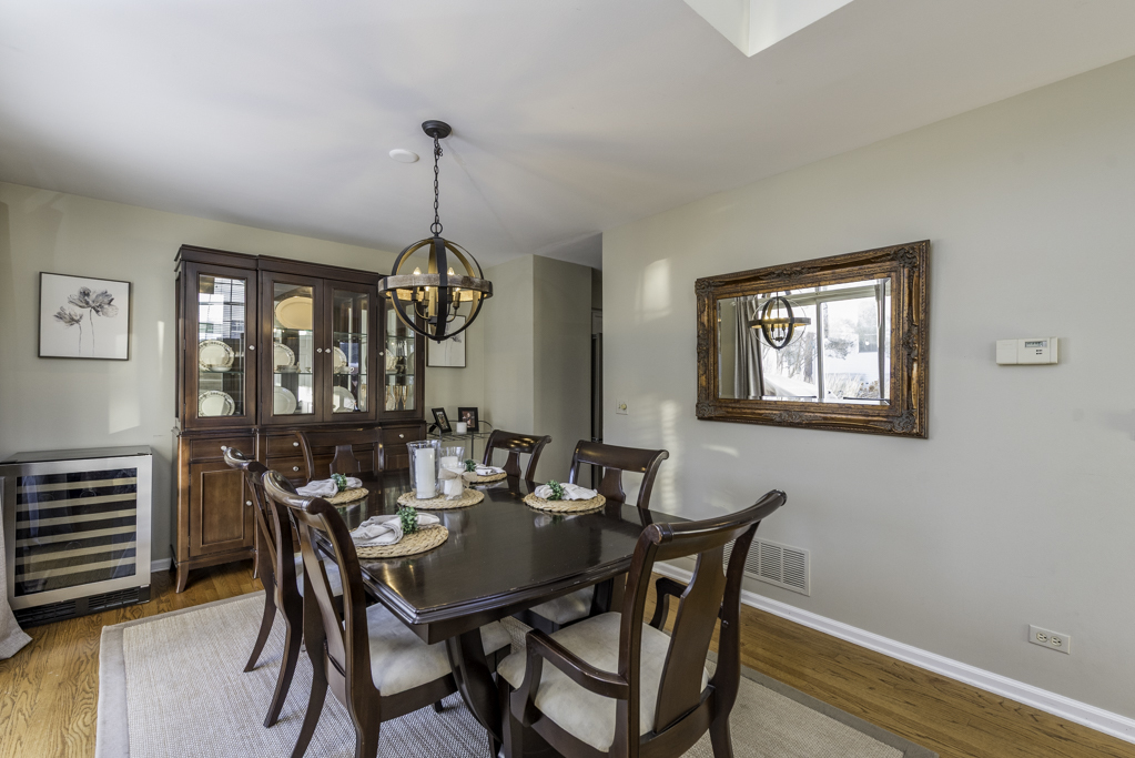 110 Lauralton Street, Lake Bluff, IL 60044