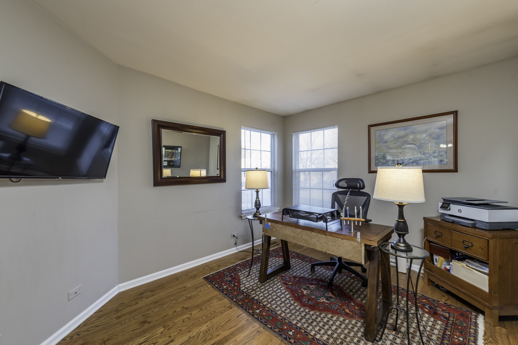 110 Lauralton Street, Lake Bluff, IL 60044