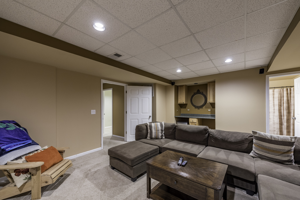 110 Lauralton Street, Lake Bluff, IL 60044