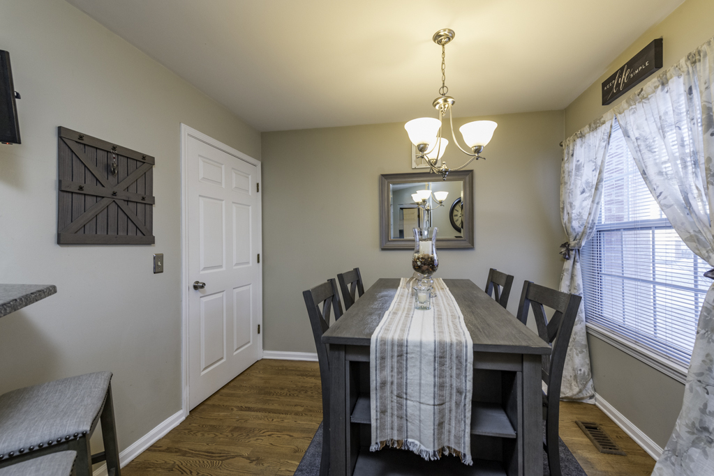 110 Lauralton Street, Lake Bluff, IL 60044