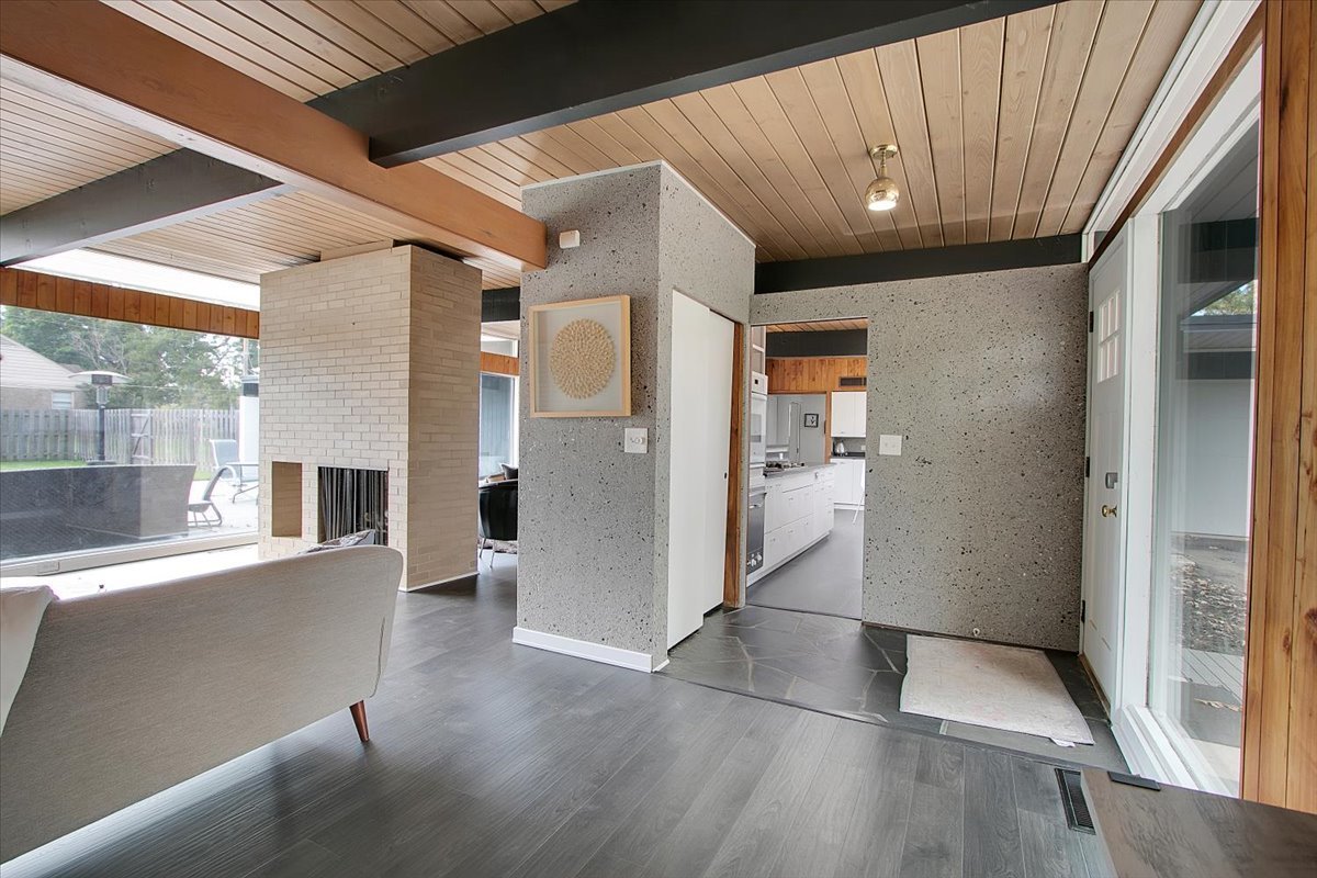 1912 Old Briar Road, Highland Park, IL 60035