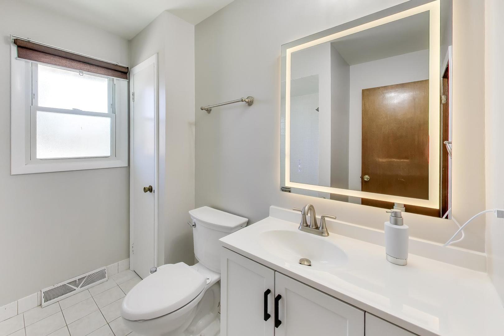 10864 Liberty Grove Drive, Willow Springs, IL 60480