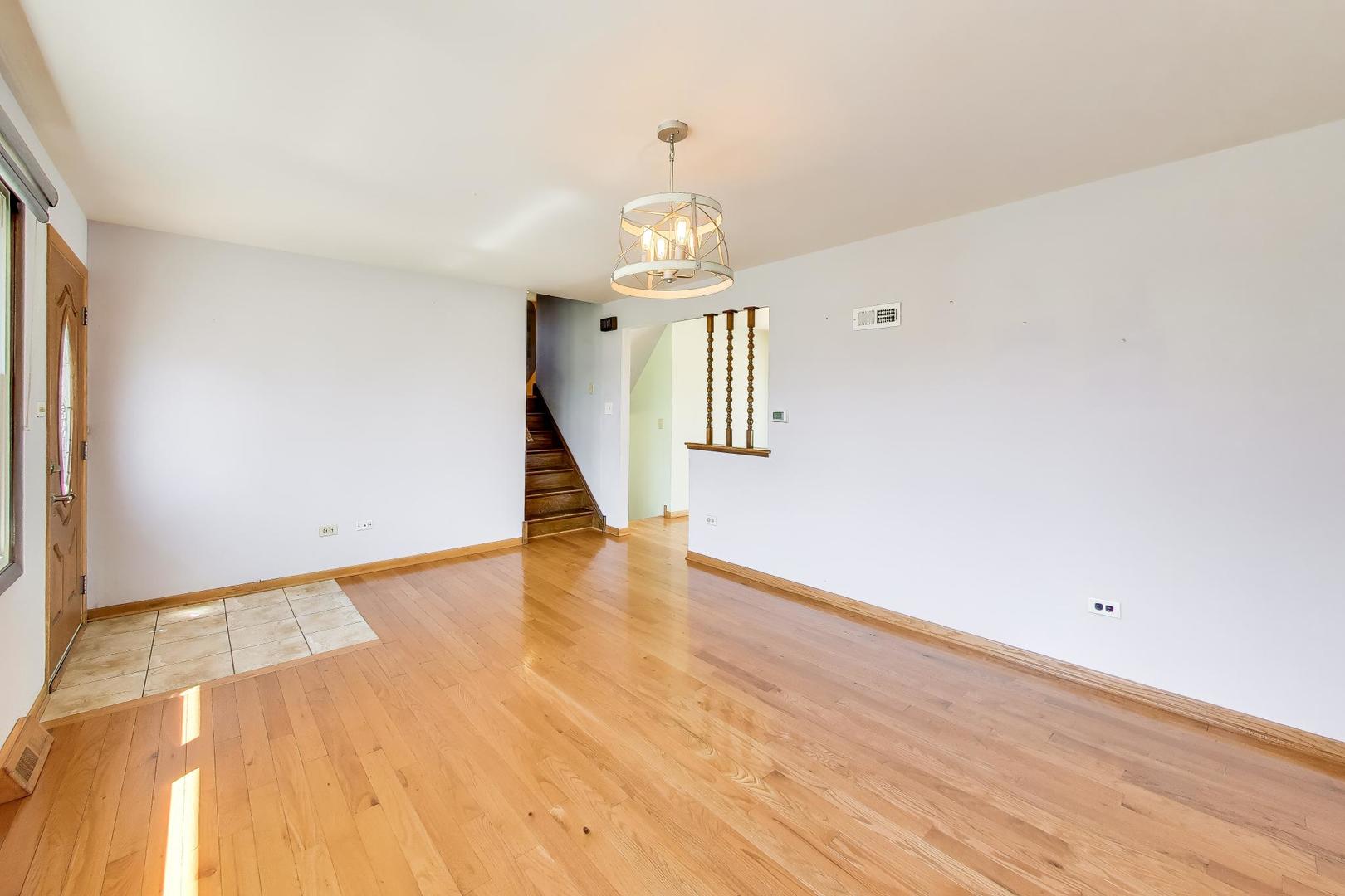 10864 Liberty Grove Drive, Willow Springs, IL 60480