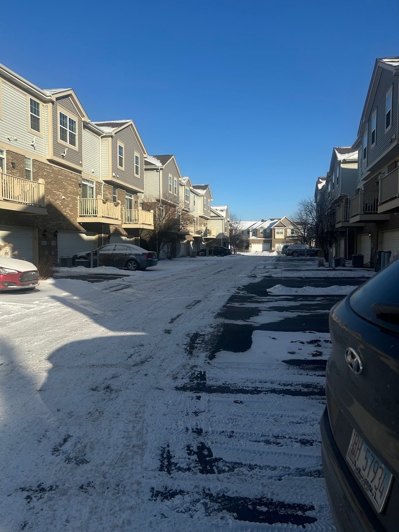 2995 Henley Lane #2995, Naperville, IL 60540