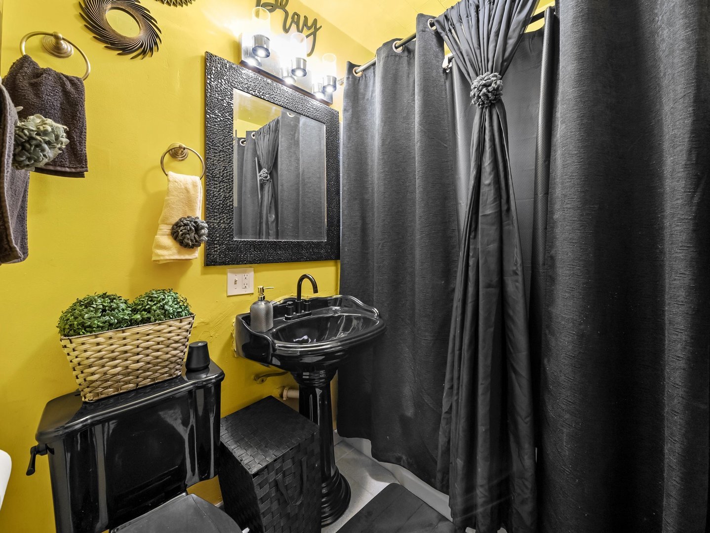 5543 S Honore Street, Chicago, IL 60636