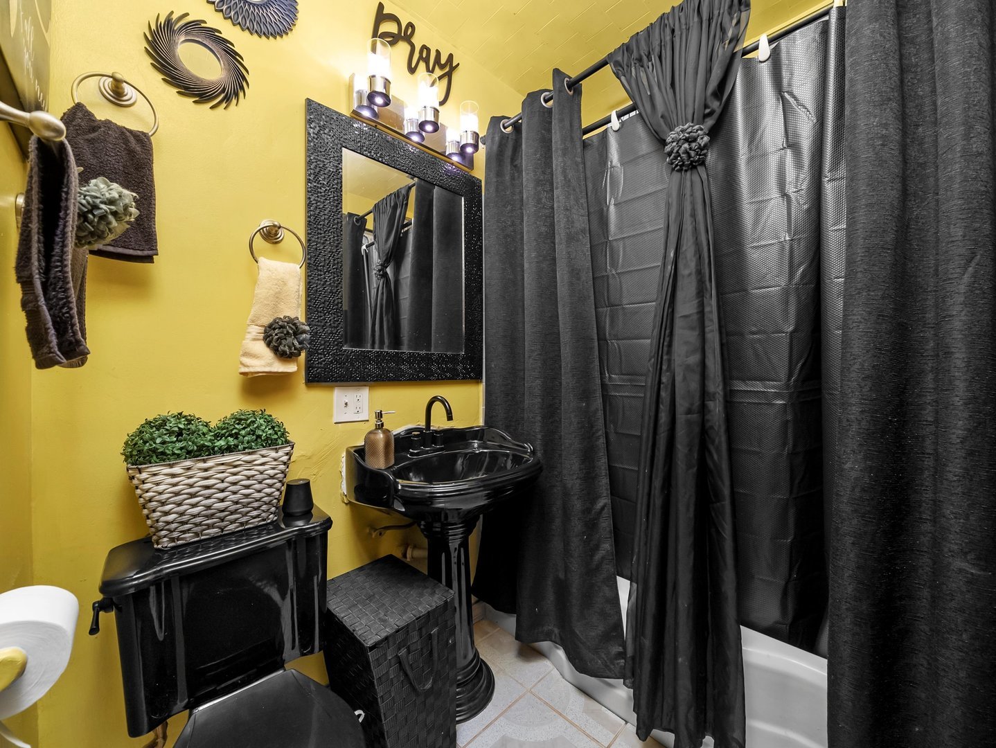 5543 S Honore Street, Chicago, IL 60636