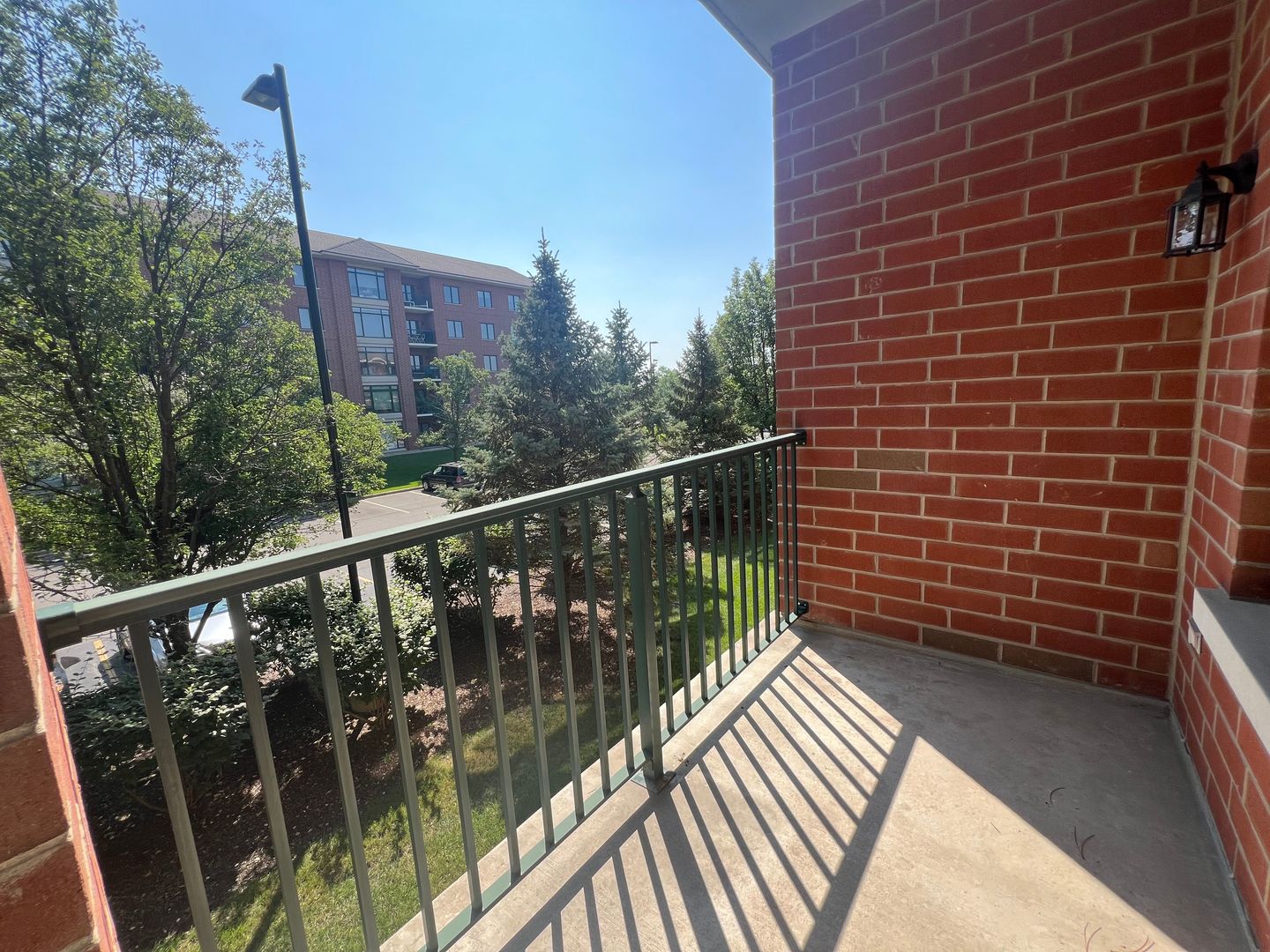 855 E 22nd Street #206, Lombard, IL 60148